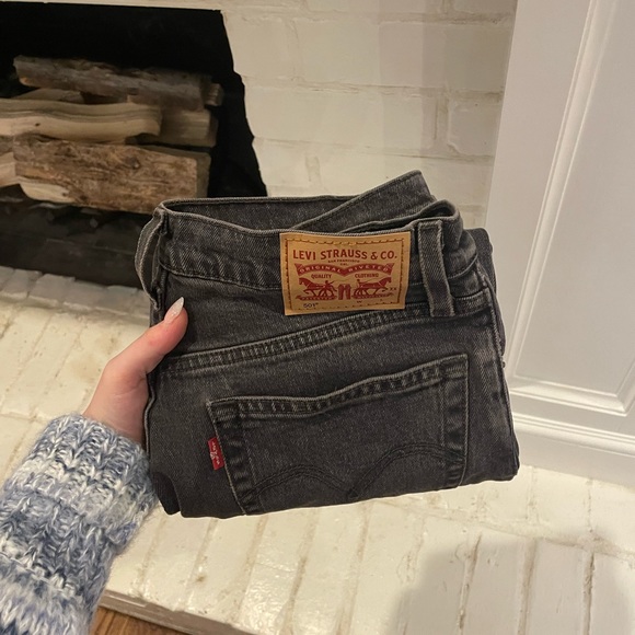 Black scalloped levis! - Picture 2 of 3